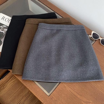 Пола с А-линия, вълнена тъкан, 70–80% полиестер, къса дължина, градски делови стил