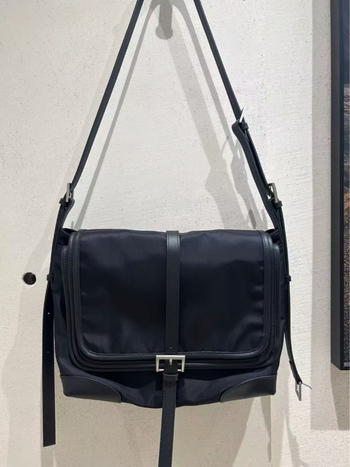Ženska mala kvadratna crossbody torbica za rame, retro minimalistički stil; Materijal: koža prvog sloja; Zatvaranje: zip; Podstava: PU; Stil: cyber funkcija