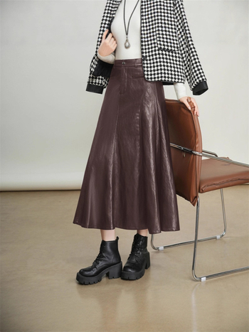 Кожена пола с А-образен силует, дълга, висока талия, едноцветен модел, есен 2025