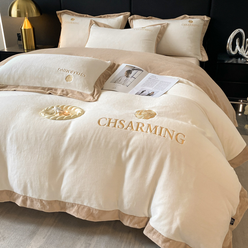 Set de pat din milk velvet cu broderie, patru piese, stil modern minimalist, moale și cald, prietenos cu pielea
