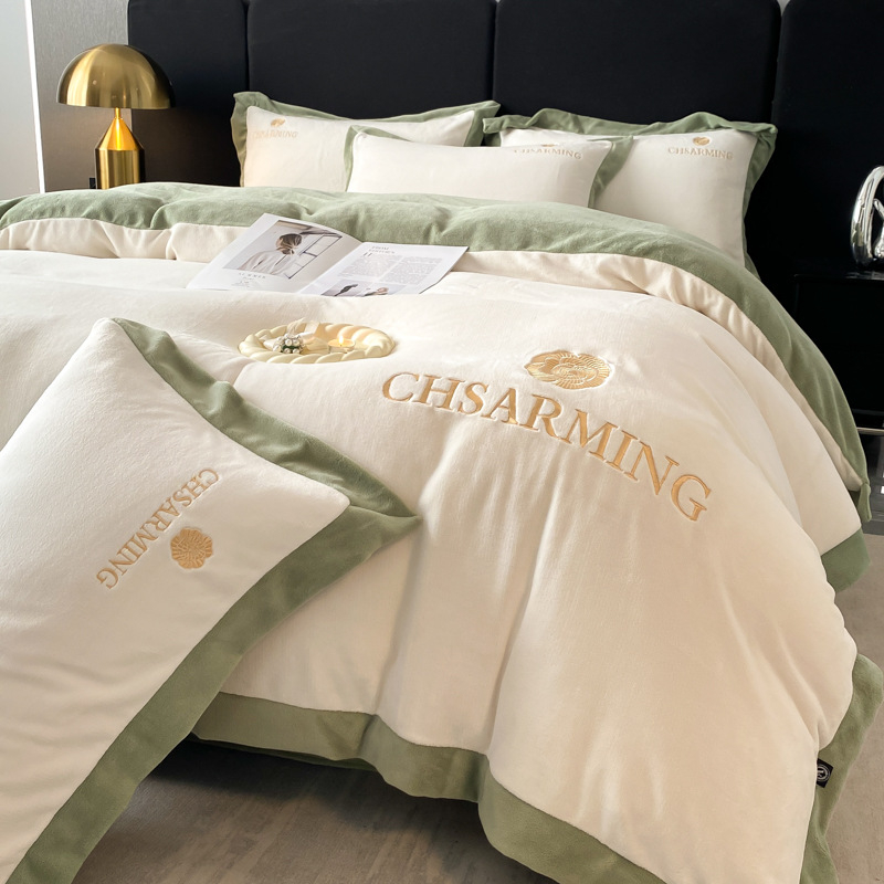 Set de pat din milk velvet cu broderie, patru piese, stil modern minimalist, moale și cald, prietenos cu pielea
