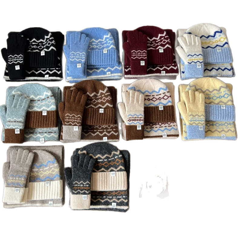 Troje pletene rukavice, šal i kapa — Fair Isle uzorak, warp knitting tehnika, debela toplina za jesen
