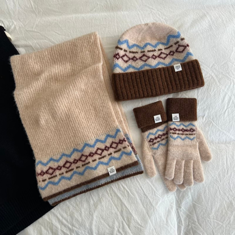 Troje pletene rukavice, šal i kapa — Fair Isle uzorak, warp knitting tehnika, debela toplina za jesen