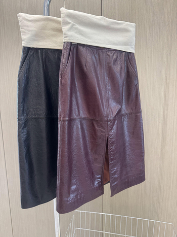 Kožna suknja za bokove, midi duljine, završna obrada oil-wax, umjetnički vintage stil