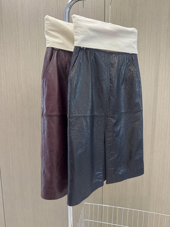 Kožna suknja za bokove, midi duljine, završna obrada oil-wax, umjetnički vintage stil
