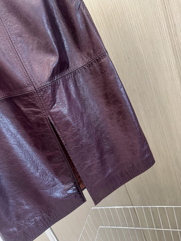 Kožna suknja za bokove, midi duljine, završna obrada oil-wax, umjetnički vintage stil