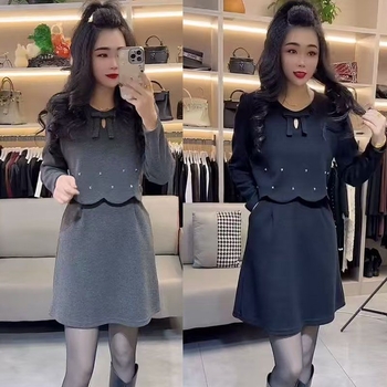 Rochie cu model solid, material poliester, croială dreaptă midi