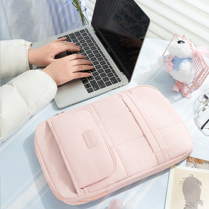 Taška na notebook – odolný polyester, zips, mäkká rukoväť, zimné vydanie 2025