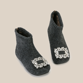 Gyerekeknek szóló Mary Jane cipő strasszokkal, velúr felső, fleece bélés, gumi talp, hátul cipzár