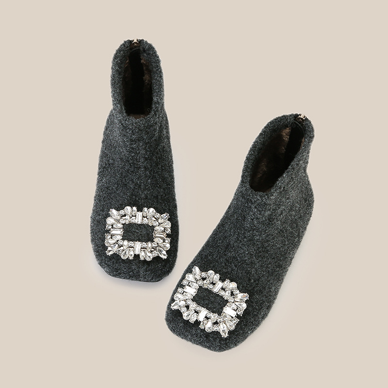 Gyerekeknek szóló Mary Jane cipő strasszokkal, velúr felső, fleece bélés, gumi talp, hátul cipzár