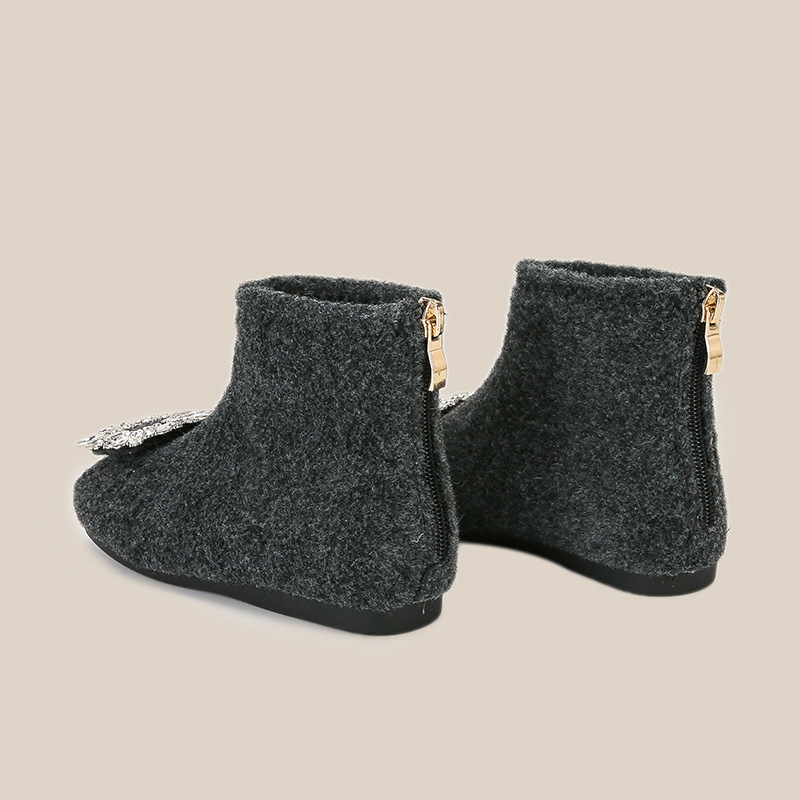 Gyerekeknek szóló Mary Jane cipő strasszokkal, velúr felső, fleece bélés, gumi talp, hátul cipzár