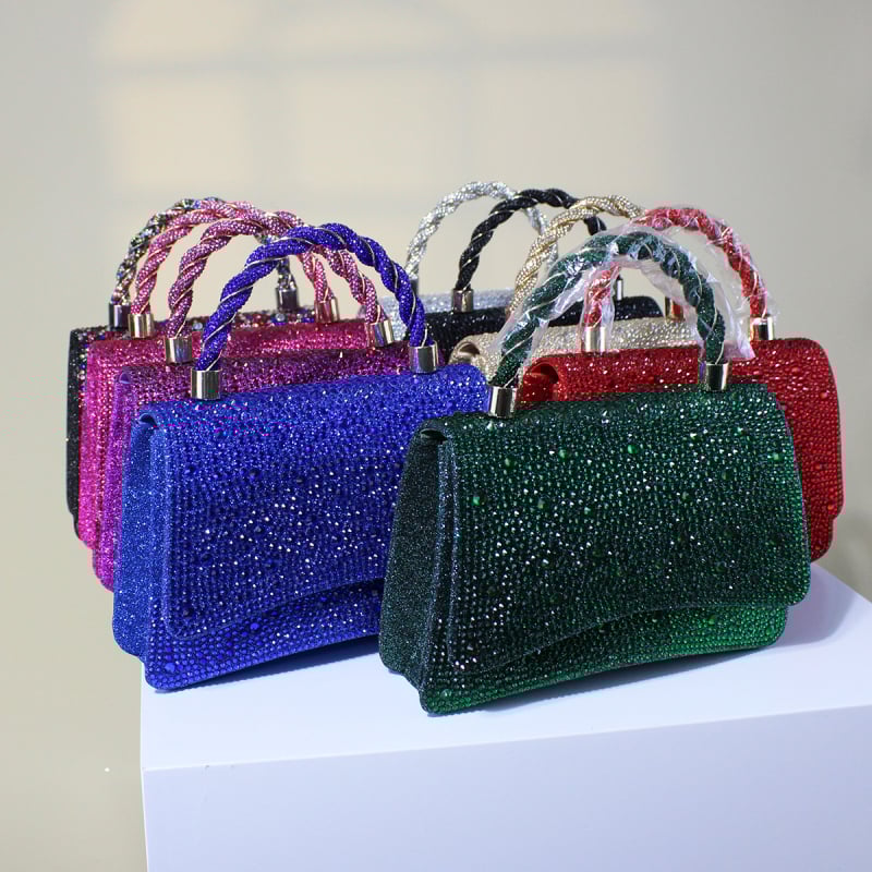 Estélyi táska PVC anyagból, kis négyzet alakú stílus, vízszintes forma, mágneszár, dokumentumrekesz, poliészter bélés