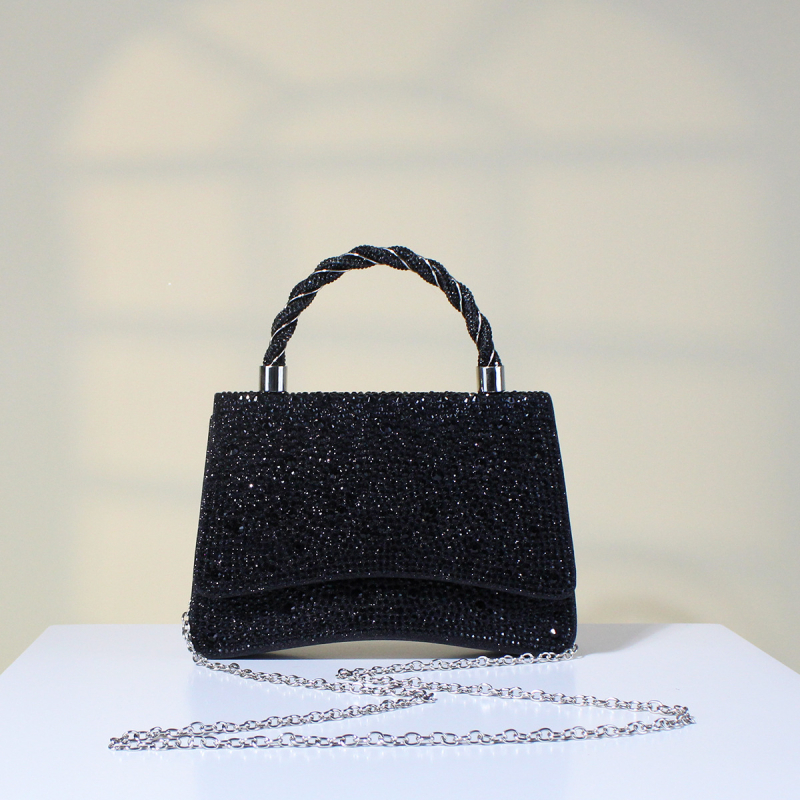 Estélyi táska PVC anyagból, kis négyzet alakú stílus, vízszintes forma, mágneszár, dokumentumrekesz, poliészter bélés