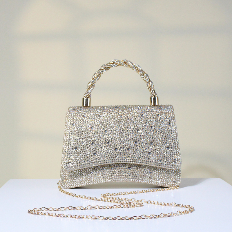 Estélyi táska PVC anyagból, kis négyzet alakú stílus, vízszintes forma, mágneszár, dokumentumrekesz, poliészter bélés