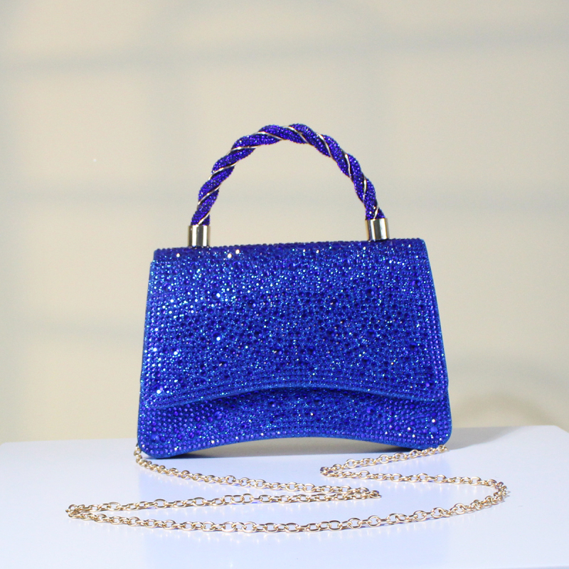 Estélyi táska PVC anyagból, kis négyzet alakú stílus, vízszintes forma, mágneszár, dokumentumrekesz, poliészter bélés