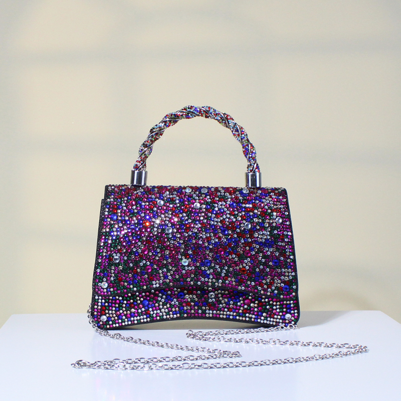 Estélyi táska PVC anyagból, kis négyzet alakú stílus, vízszintes forma, mágneszár, dokumentumrekesz, poliészter bélés