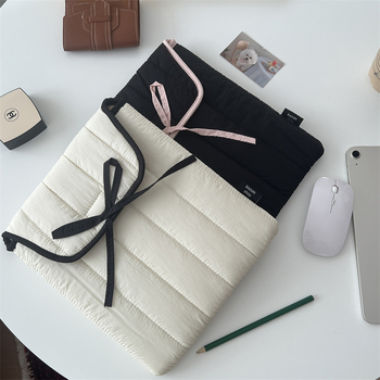 Tabletta tok pánttal és masnival – csíkos minta, vászon anyag, vászon bélés, rendkívül könnyű, 2025 tavasz