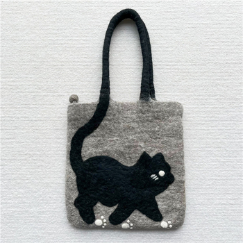 Válltáska pamutbéléses kivitelben, Nepal márka, 2025 tavaszi megjelenés, mindennapi használatra