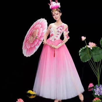 Dugačka plesna haljina u kineskom stilu za folklorno predstavljanje