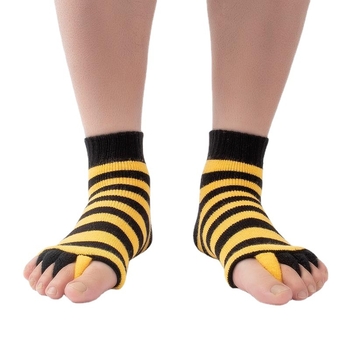 Čarape s pet prstiju od akrilnog vlakna; otvoreni prst; prugasti uzorak; srednja duljina cijevi; unisex.