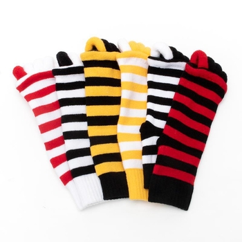 Čarape s pet prstiju od akrilnog vlakna; otvoreni prst; prugasti uzorak; srednja duljina cijevi; unisex.