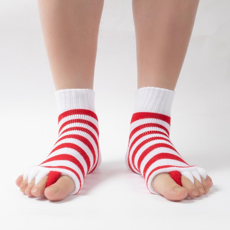 Čarape s pet prstiju od akrilnog vlakna; otvoreni prst; prugasti uzorak; srednja duljina cijevi; unisex.