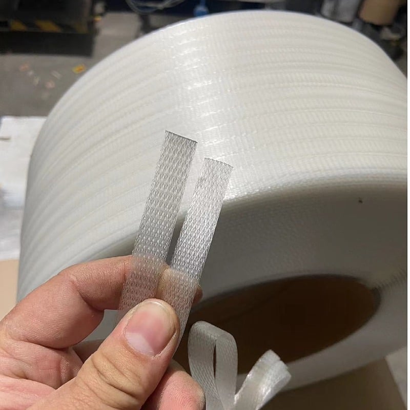 Kétfunkciós csomagoló szalag, 0,8 mm vastagság, 160 kg szakítószilárdság, tekercs külső átmérője 400 mm és belső 200 mm