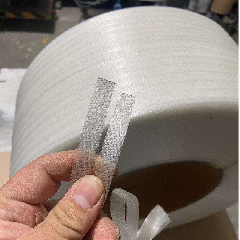 Kétfunkciós csomagoló szalag, 0,8 mm vastagság, 160 kg szakítószilárdság, tekercs külső átmérője 400 mm és belső 200 mm