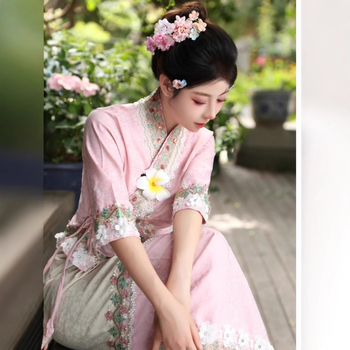 Női etnikus táncruha – anyag: akril, 90–95% összetétel, minta: 20213, bevezetés: 2025 tavasz