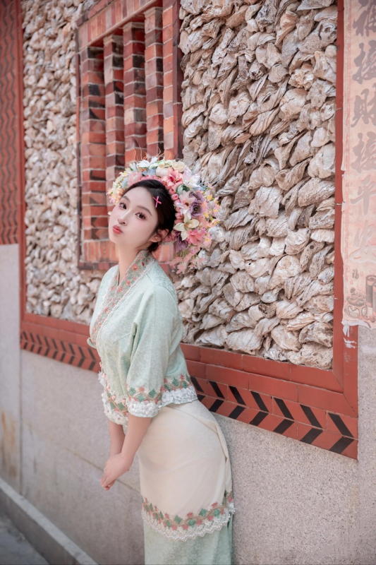 Női etnikus táncruha – anyag: akril, 90–95% összetétel, minta: 20213, bevezetés: 2025 tavasz