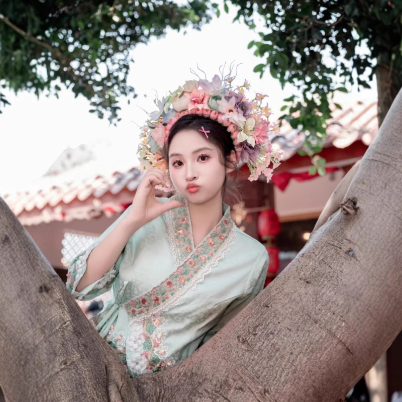 Női etnikus táncruha – anyag: akril, 90–95% összetétel, minta: 20213, bevezetés: 2025 tavasz