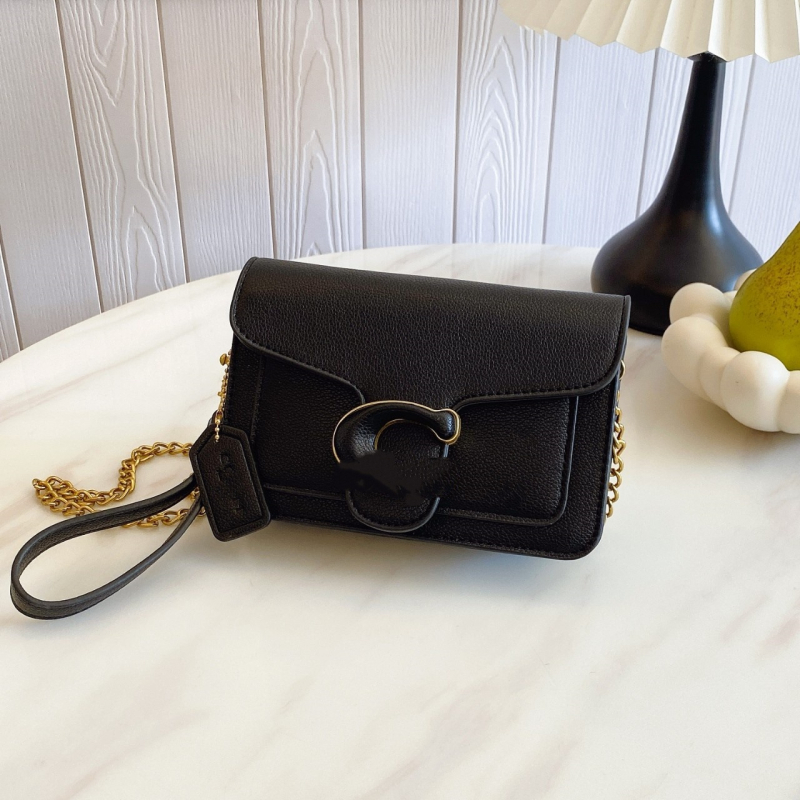 Crossbody torbica u street-trend stilu, PU koža; horizontalni kvadratni oblik; magnetska kopča; laminirani džep sa zatvaračem; poliester podstava