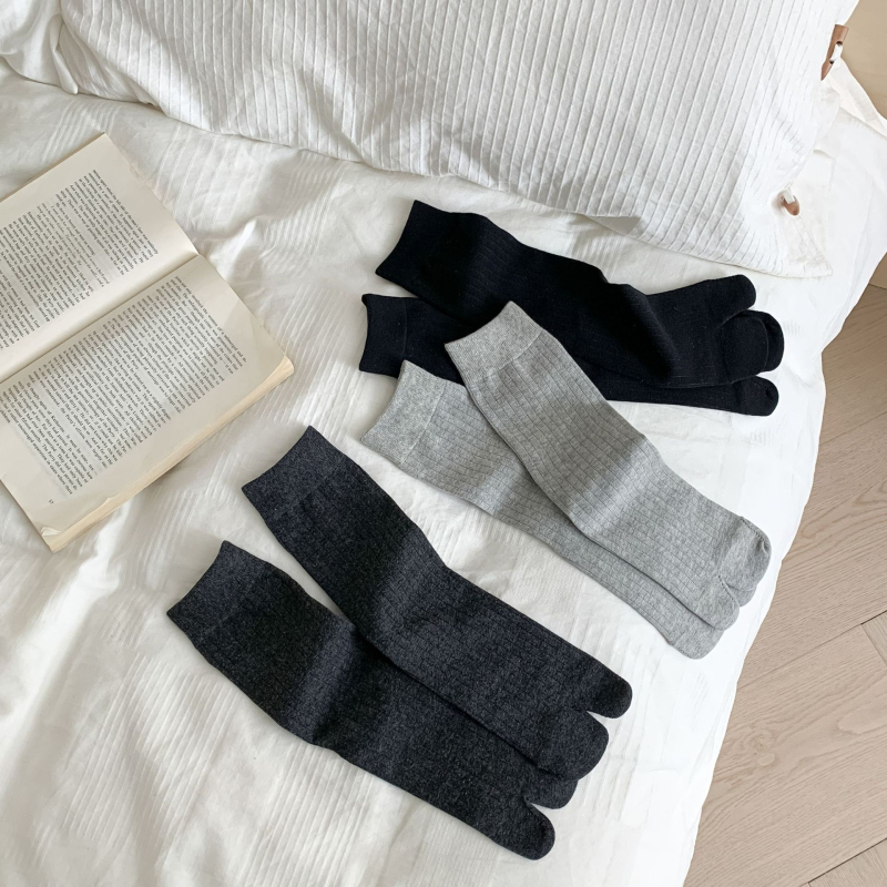Ženske tabi čarape s odjeljenim prstima, 70–80% pamuk, srednja duljina, japanski stil, upijanje znoja