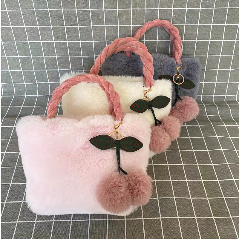Pluš bucket torbica s imitacijom krznenog zeca, velika kapaciteta, crossbody remen, magnetsko zatvaranje, džep za mobitel, poliester podstava