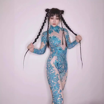 Ruha Spandex anyagból, fő anyag 80-90% Spandex, másodlagos anyag 90-95% Spandex, forró rögzítésű kristályok