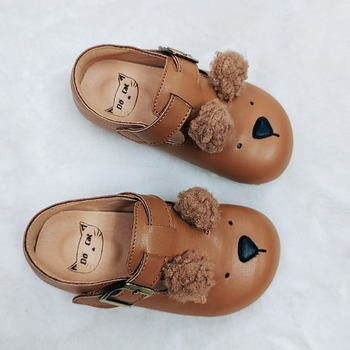 Uniszex gyerekeknek készült tehénbőrből készült iskolai cipő Velcro zárással, alacsony profilú, gumi talppal