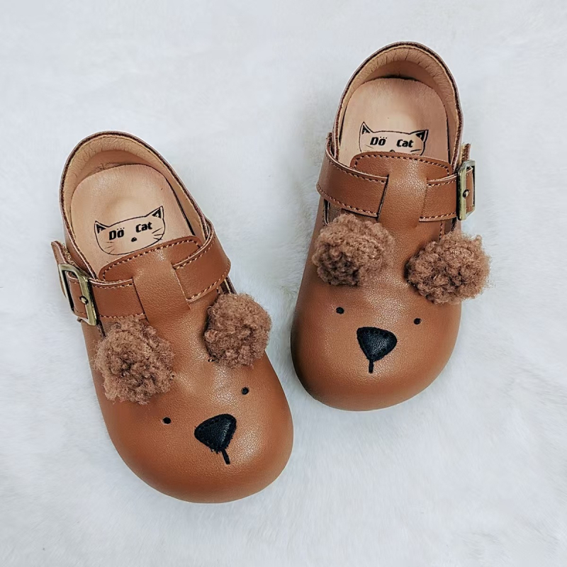 Uniszex gyerekeknek készült tehénbőrből készült iskolai cipő Velcro zárással, alacsony profilú, gumi talppal