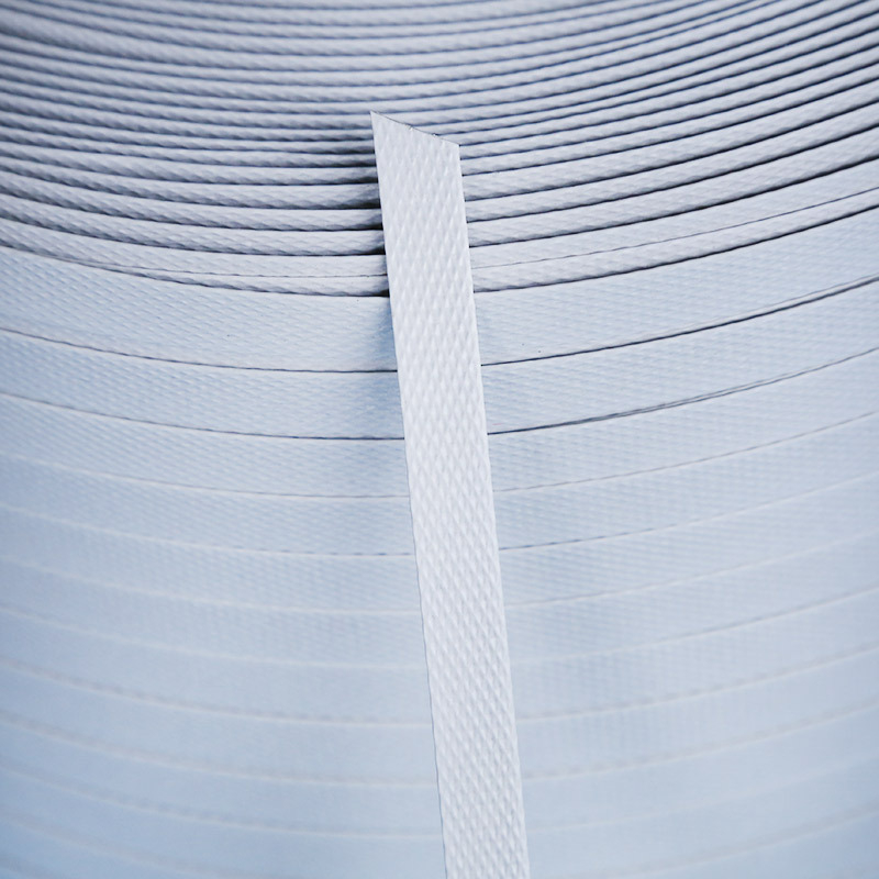 PP csomagoló heveder gépi felhasználásra, 0.8 mm vastagság, erős húzószilárdság, tekercs Ø320 mm / Ø100 mm