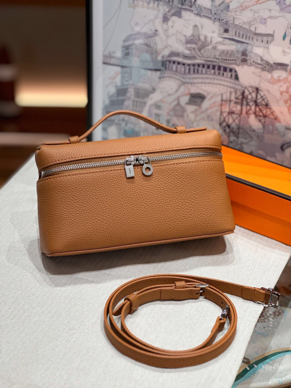 LP19 torbica za ručak — inspirirana Gigi, jednodijelna ramenska crossbody torba, koža prvog sloja teleća, horizontalni kvadratni oblik, zatvaranje na zip, jedna naramenica