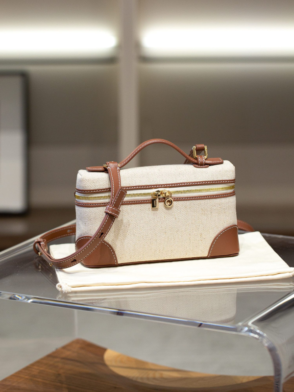 LP19 torbica za ručak — inspirirana Gigi, jednodijelna ramenska crossbody torba, koža prvog sloja teleća, horizontalni kvadratni oblik, zatvaranje na zip, jedna naramenica
