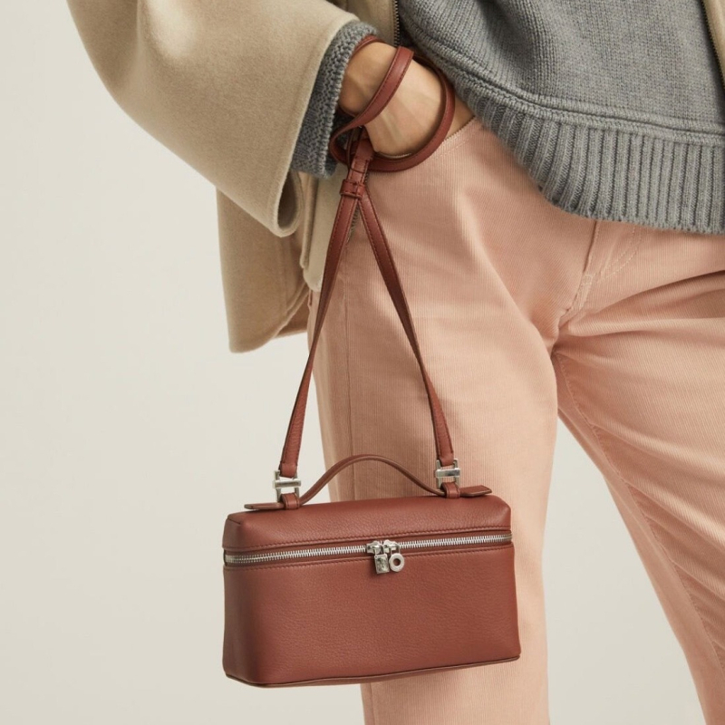 LP19 torbica za ručak — inspirirana Gigi, jednodijelna ramenska crossbody torba, koža prvog sloja teleća, horizontalni kvadratni oblik, zatvaranje na zip, jedna naramenica