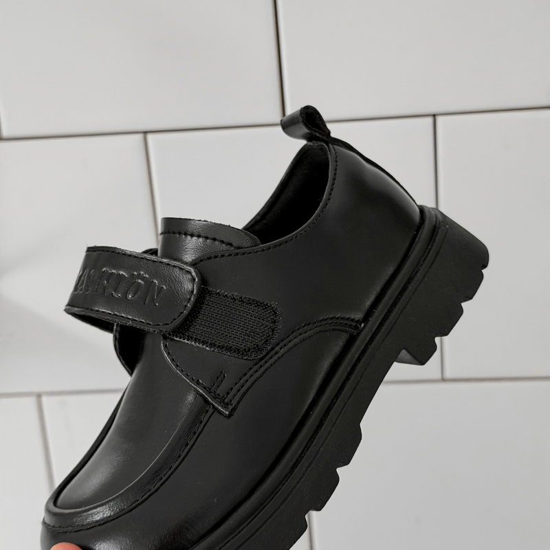Unisex dječje kožne školske cipele, gornji dio od sintetičke kože, podstava od mikrovlakana, gumeni potplat, kopča Velcro, prozračne