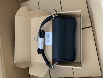 Crossbody torba ispod pazuha – Unisex stil; Materijal: Drugi; Bez podstave; Proljeće 2025; Za slobodno vrijeme