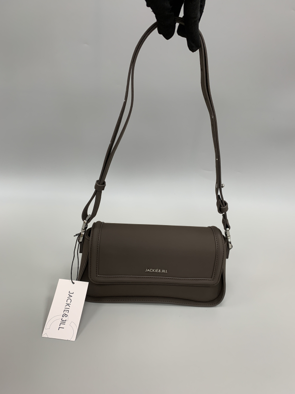 Crossbody torba ispod pazuha – Unisex stil; Materijal: Drugi; Bez podstave; Proljeće 2025; Za slobodno vrijeme