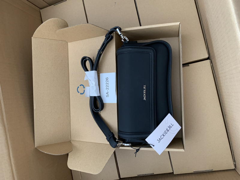 Crossbody torba ispod pazuha – Unisex stil; Materijal: Drugi; Bez podstave; Proljeće 2025; Za slobodno vrijeme