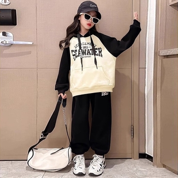 Két részes gyerekruha kapucnis pulóverrel, hosszú ujjú, Milk Silk poliészter 95.5%, koreai stílus, téli, tavaszi és őszi szezonokra