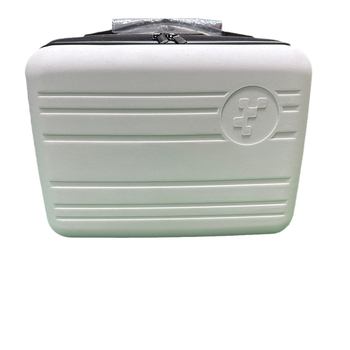 PP anyagú kompakt utazótáska, kerekekkel egyirányú, cipzáros nyitás, vízálló és ultrakönnyű, száraz–nedves elválasztás