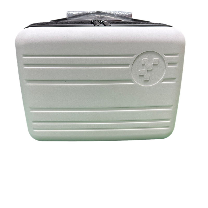 PP anyagú kompakt utazótáska, kerekekkel egyirányú, cipzáros nyitás, vízálló és ultrakönnyű, száraz–nedves elválasztás