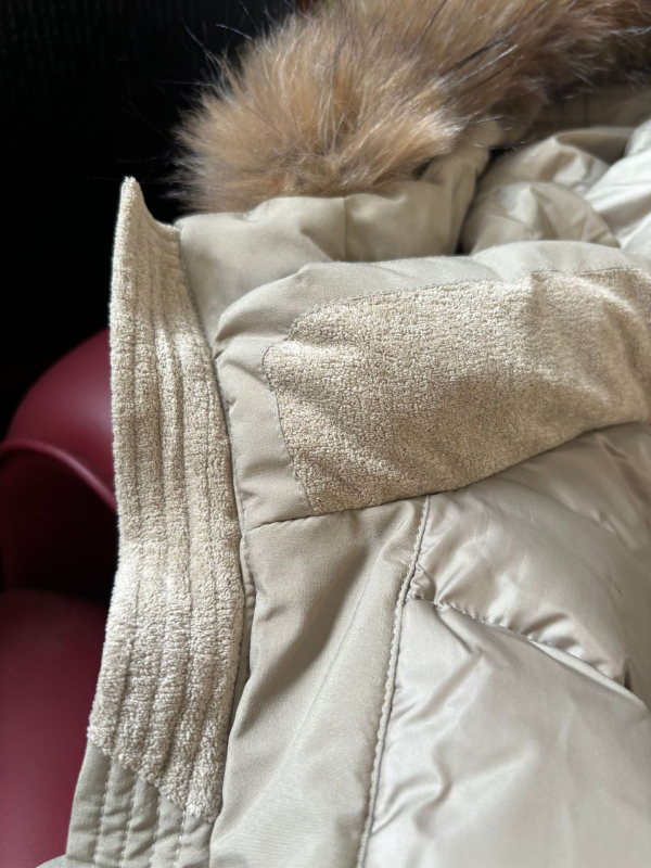 Ženska jakna s kapuljačom i lažnim krznom na ovratniku, korejski casual stil, srednja duljina, punilo od bijelog patka perja 80–85%, poliester