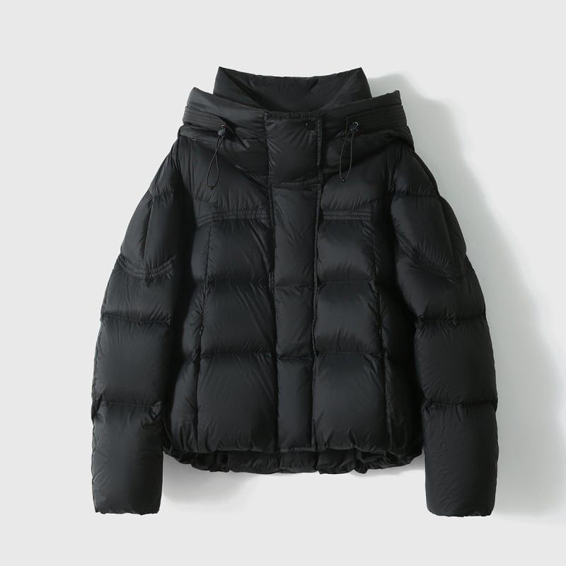 Geacă de puf, umplutură de puf de gâscă; conținut puf 91–95%; material: nylon; glugă; fermoar